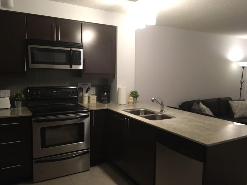 Lavish - Luxury One Bedroom Condo- Cn Tower *