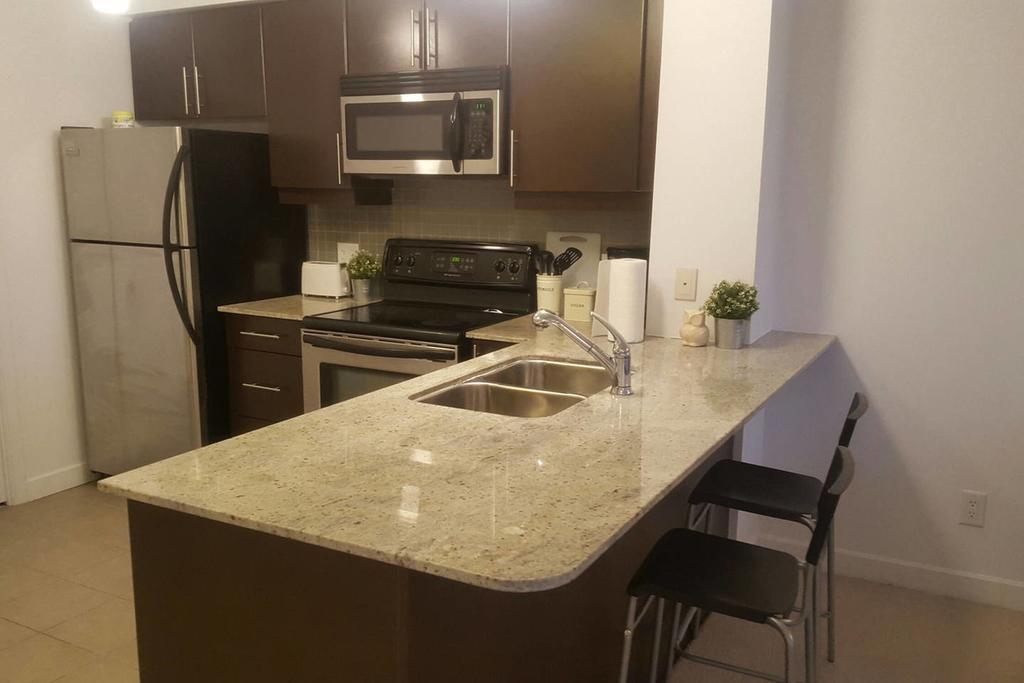 Lavish - Luxury One Bedroom Condo- Cn Tower * Toronto