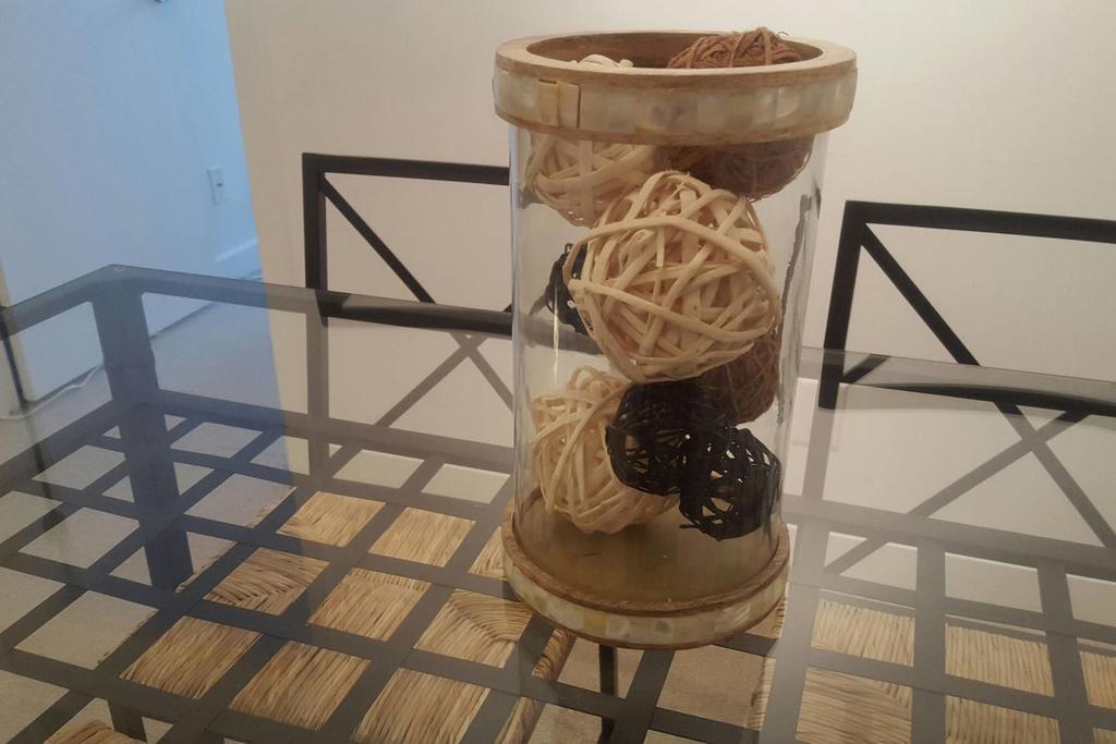 Lavish - Luxury One Bedroom Condo- Cn Tower Apartment